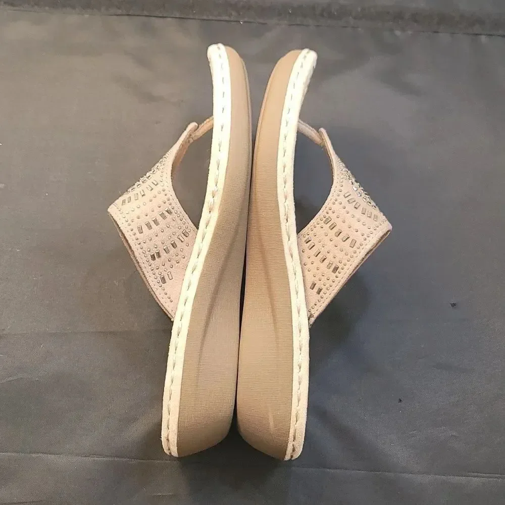 BRAND NEW CLIFFS BY WHITE MOUNTAIN WOMENS CIENNA DEMI WEDGE THONG THON…